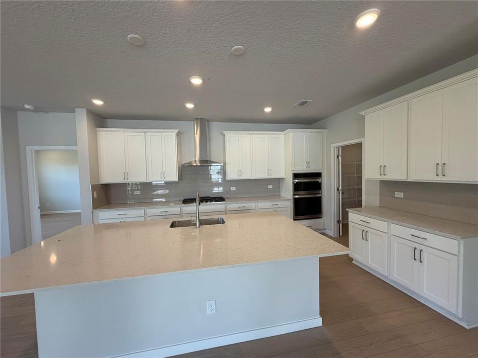 На продажу: $546,990 (4 спален, 3 ванн, 2823 Квадратных фут)