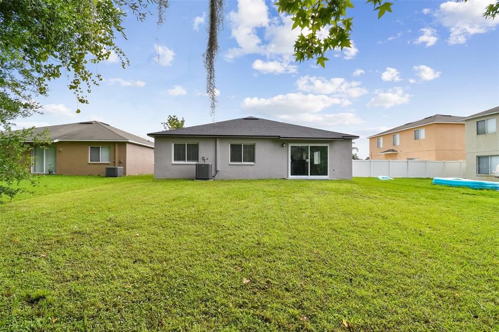 出租: $2,600 (4 贝兹, 2 浴室, 1971 平方英尺)