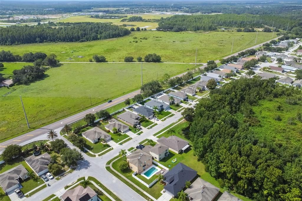 出租: $2,600 (4 贝兹, 2 浴室, 1971 平方英尺)