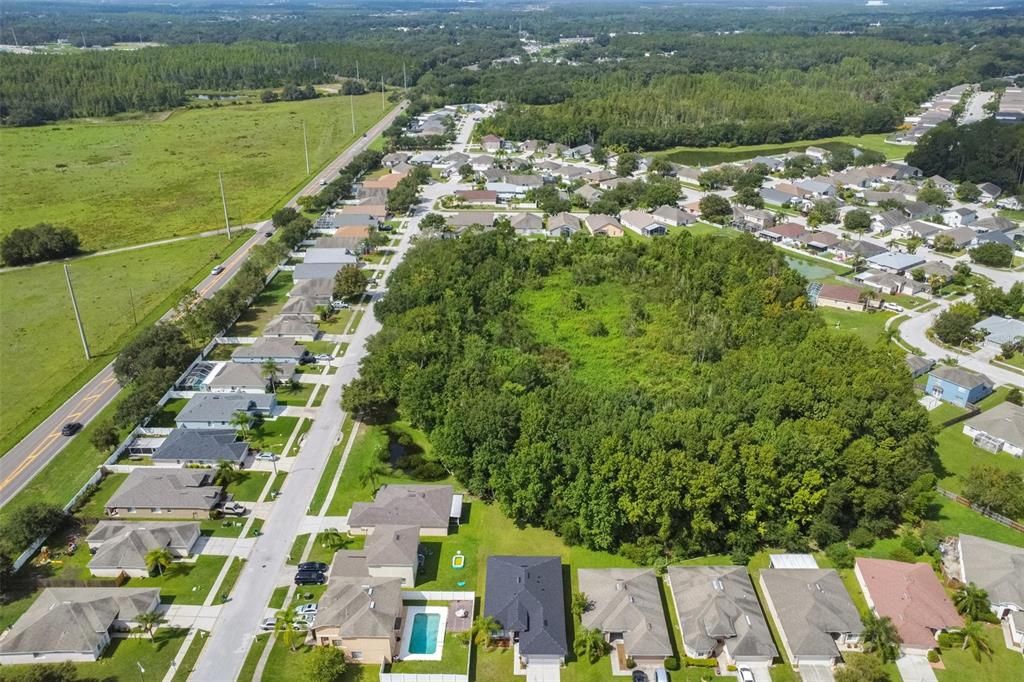 出租: $2,600 (4 贝兹, 2 浴室, 1971 平方英尺)