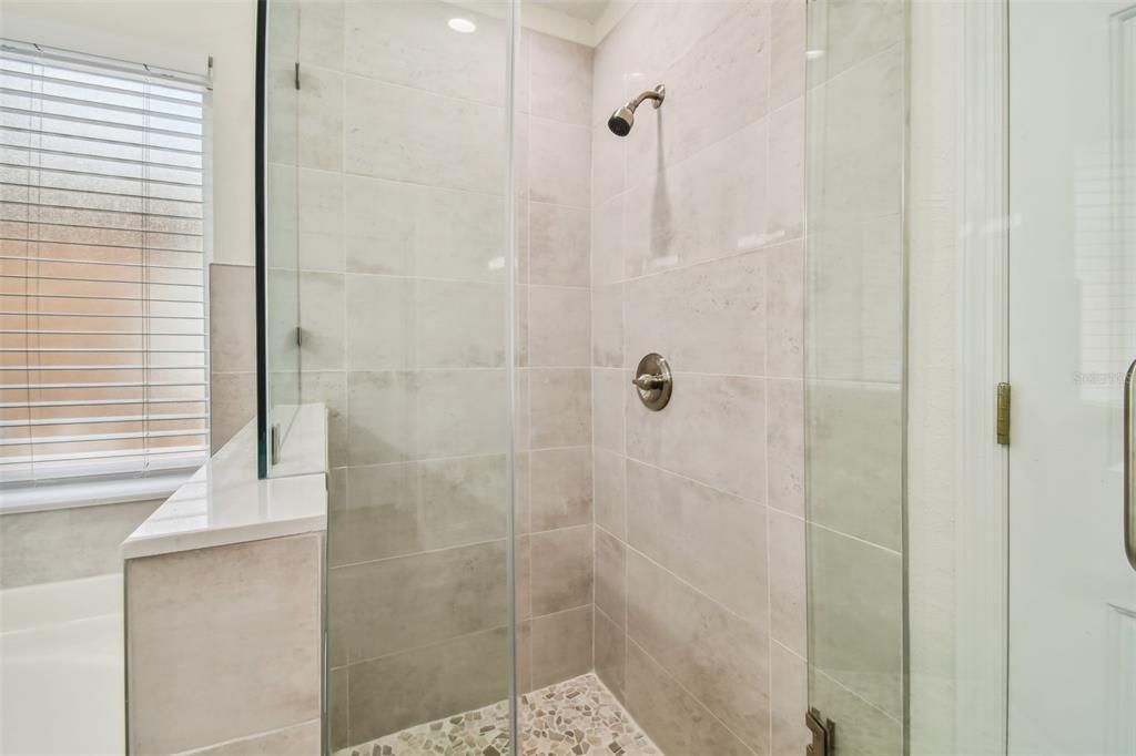 出租: $2,600 (4 贝兹, 2 浴室, 1971 平方英尺)