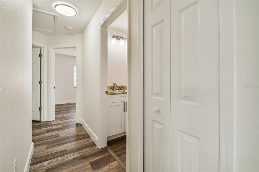 出租: $2,600 (4 贝兹, 2 浴室, 1971 平方英尺)