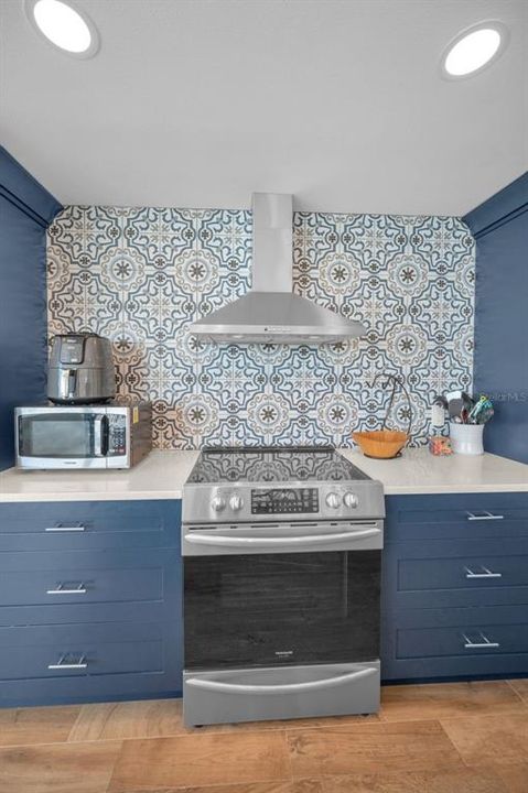 For Rent: $7,500 (3 beds, 2 baths, 1800 Square Feet)