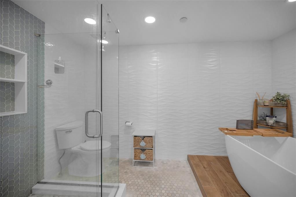 For Rent: $7,500 (3 beds, 2 baths, 1800 Square Feet)