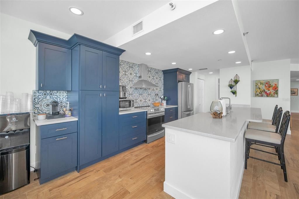 For Rent: $7,500 (3 beds, 2 baths, 1800 Square Feet)