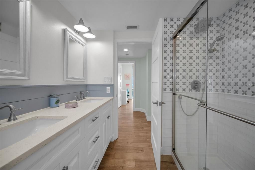 For Rent: $7,500 (3 beds, 2 baths, 1800 Square Feet)