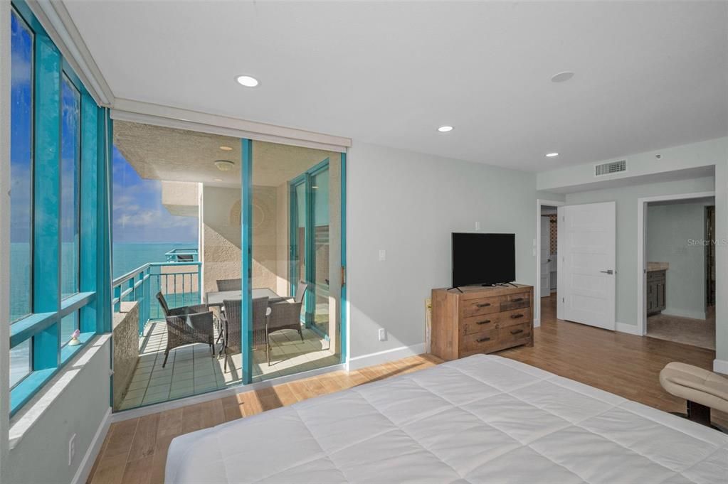 For Rent: $7,500 (3 beds, 2 baths, 1800 Square Feet)