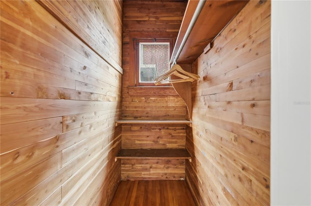 For Rent: $3,500 (3 beds, 2 baths, 1382 Square Feet)