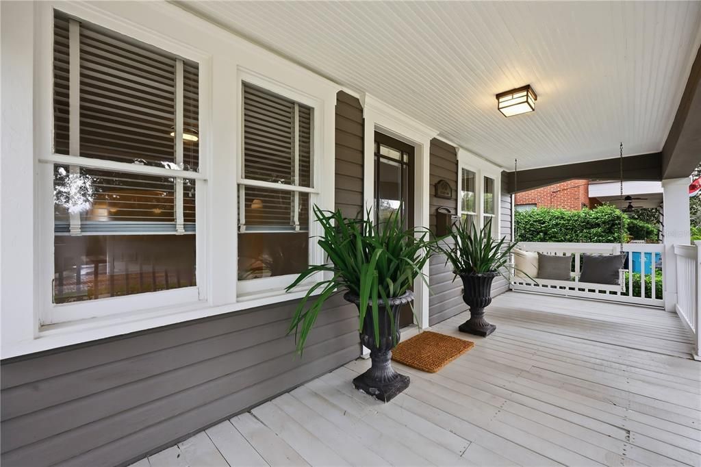 For Rent: $3,500 (3 beds, 2 baths, 1382 Square Feet)