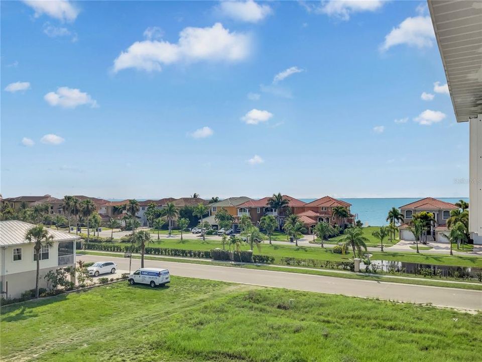 For Sale: $860,000 (3 beds, 3 baths, 3096 Square Feet)