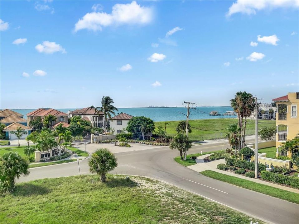 For Sale: $860,000 (3 beds, 3 baths, 3096 Square Feet)