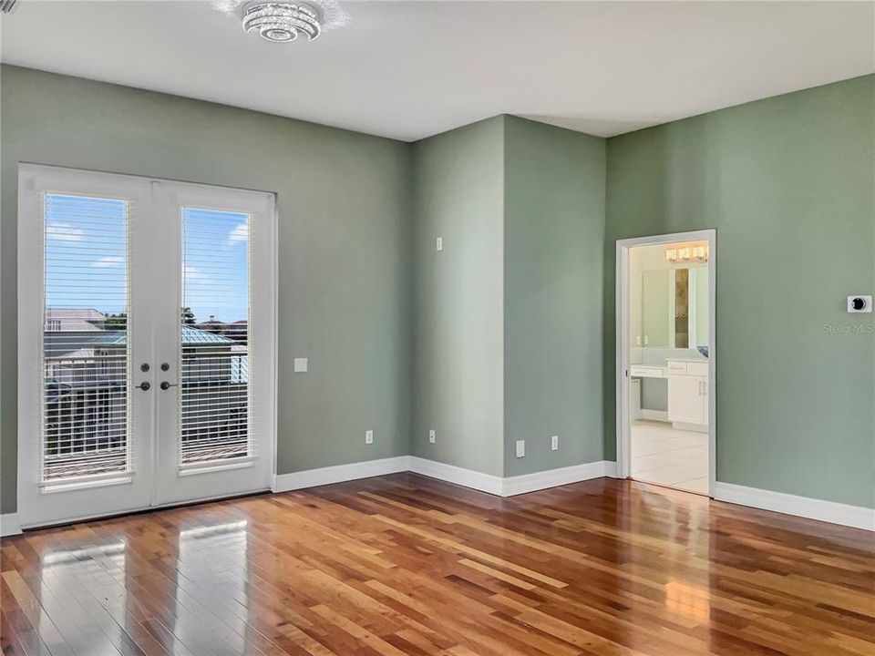 For Sale: $860,000 (3 beds, 3 baths, 3096 Square Feet)