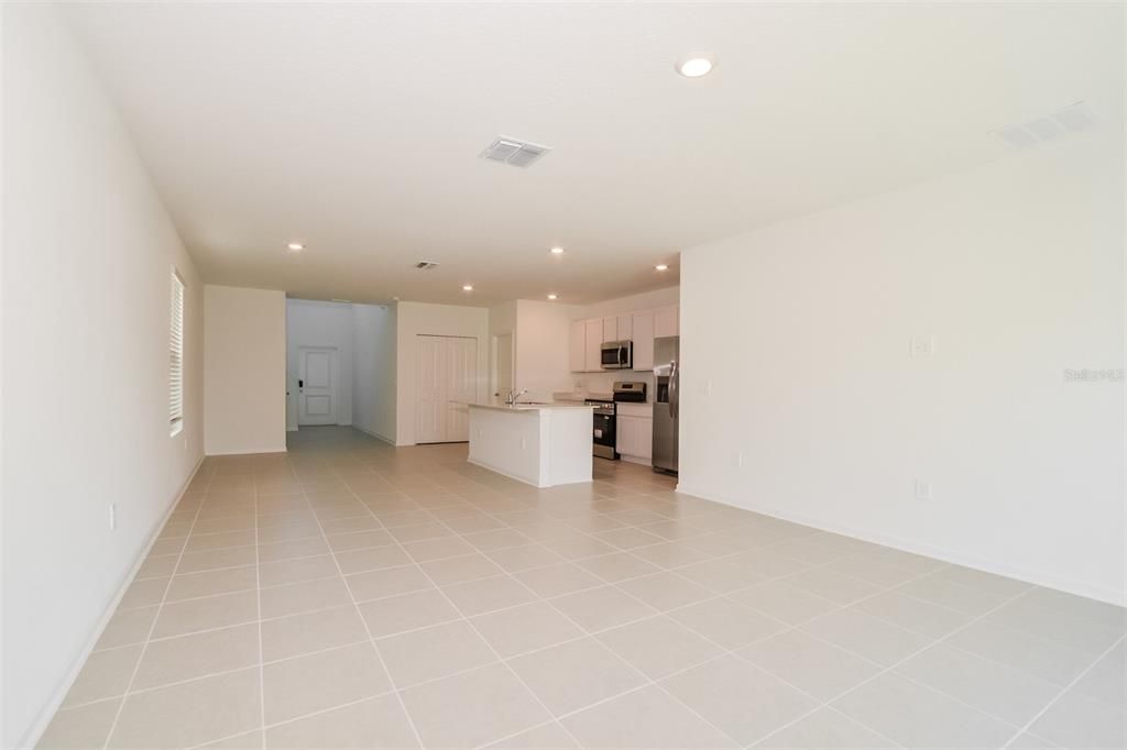 En Renta: $2,110 (5 camas, 2 baños, 2326 Pies cuadrados)