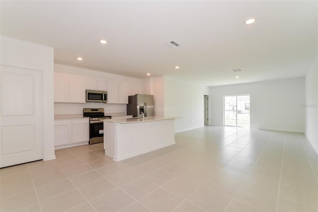 En Renta: $2,110 (5 camas, 2 baños, 2326 Pies cuadrados)