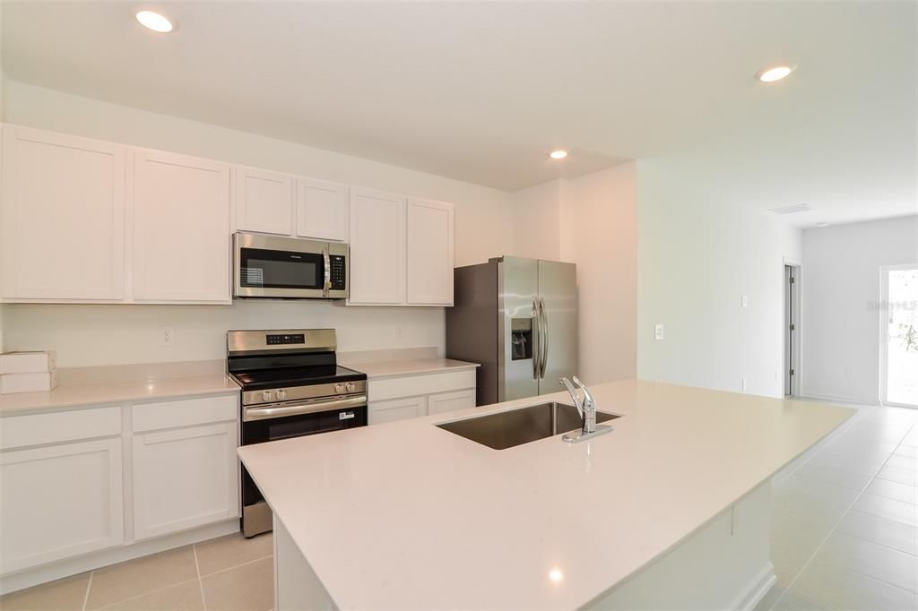 En Renta: $2,110 (5 camas, 2 baños, 2326 Pies cuadrados)