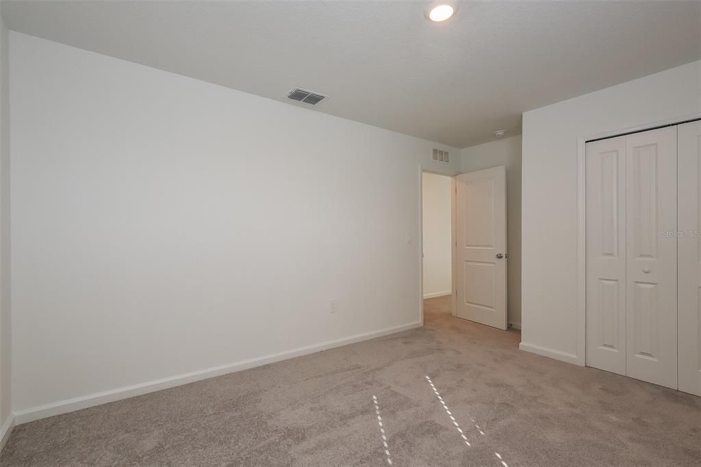 For Rent: $2,175 (5 beds, 2 baths, 2326 Square Feet)