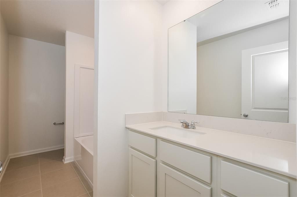 For Rent: $2,175 (5 beds, 2 baths, 2326 Square Feet)