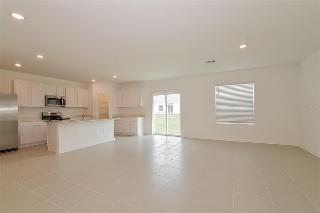 В аренду: $2,110 (5 спален, 2 ванн, 2112 Квадратных фут)