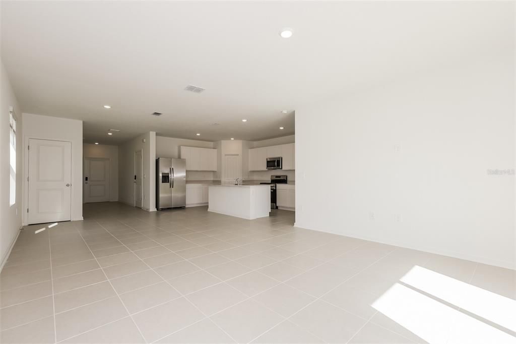 В аренду: $2,275 (6 спален, 3 ванн, 2463 Квадратных фут)