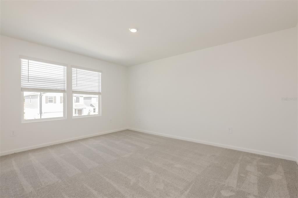 В аренду: $2,275 (6 спален, 3 ванн, 2463 Квадратных фут)