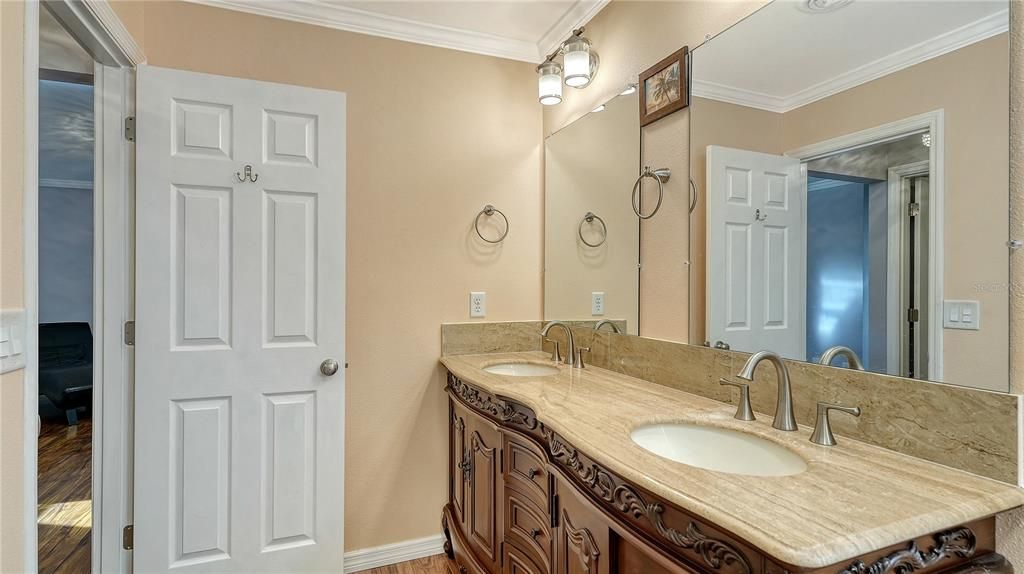 For Sale: $399,000 (2 beds, 2 baths, 1618 Square Feet)