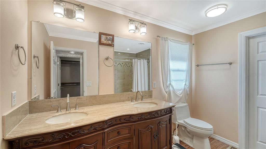 For Sale: $399,000 (2 beds, 2 baths, 1618 Square Feet)