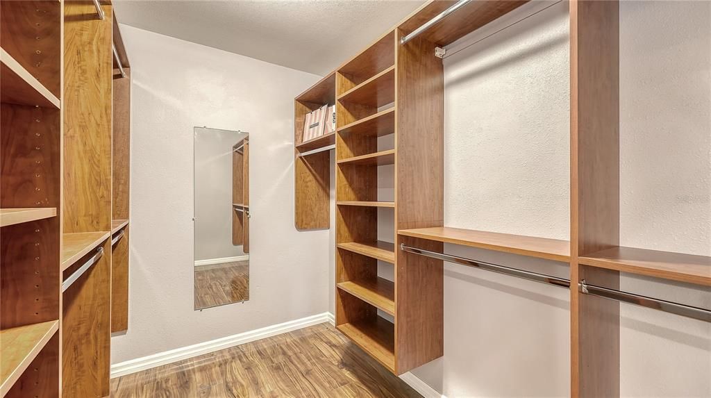 For Sale: $399,000 (2 beds, 2 baths, 1618 Square Feet)