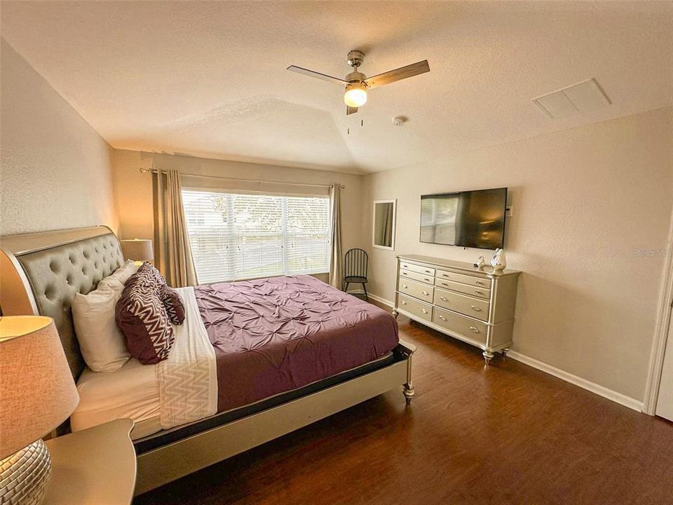 For Sale: $750,000 (6 beds, 4 baths, 2812 Square Feet)