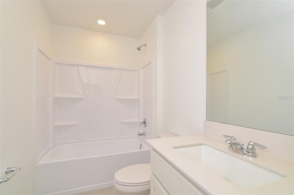 En Renta: $2,225 (5 camas, 3 baños, 2451 Pies cuadrados)