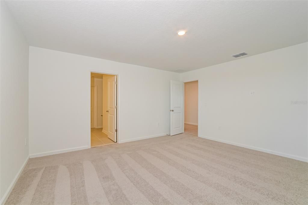 En Renta: $2,225 (5 camas, 3 baños, 2451 Pies cuadrados)