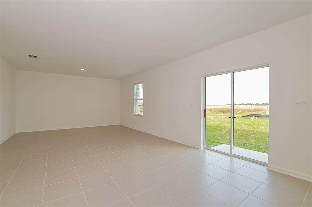 En Renta: $2,225 (5 camas, 3 baños, 2451 Pies cuadrados)