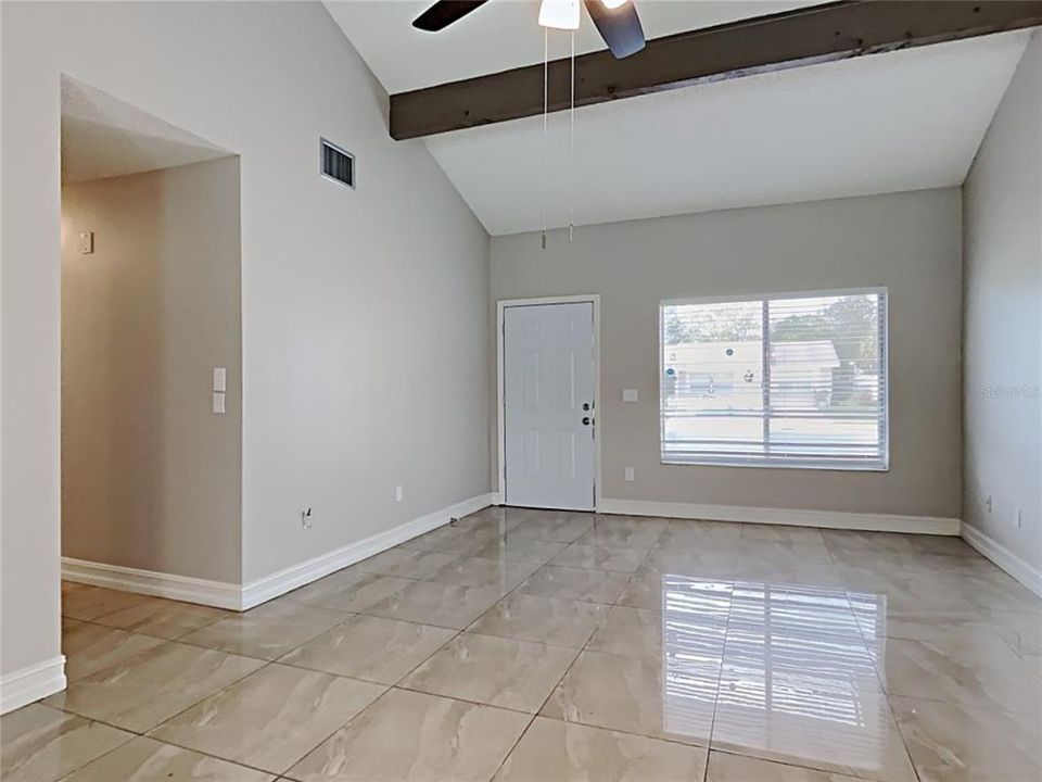 En Venta: $390,000 (3 camas, 2 baños, 1487 Pies cuadrados)