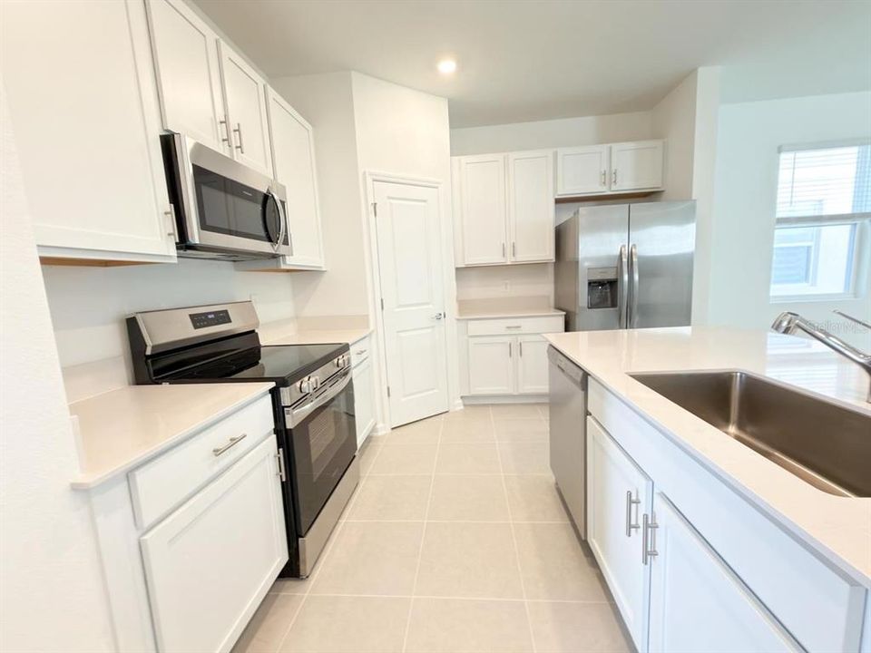 For Rent: $2,700 (4 beds, 4 baths, 2023 Square Feet)