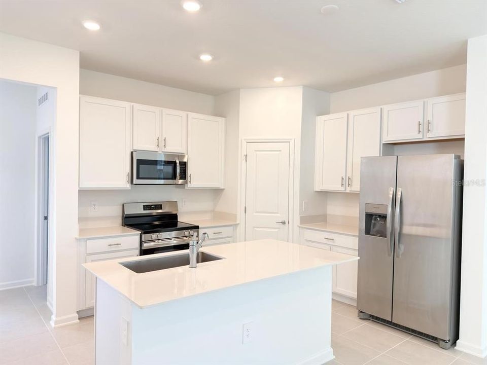 For Rent: $2,700 (4 beds, 4 baths, 2023 Square Feet)