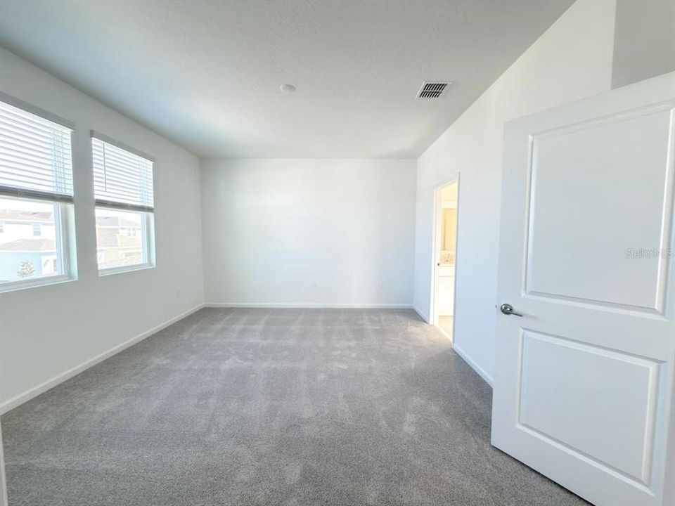 For Rent: $2,700 (4 beds, 4 baths, 2023 Square Feet)