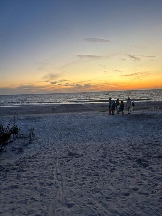 For Sale: $449,999 (3 beds, 2 baths, 1197 Square Feet)