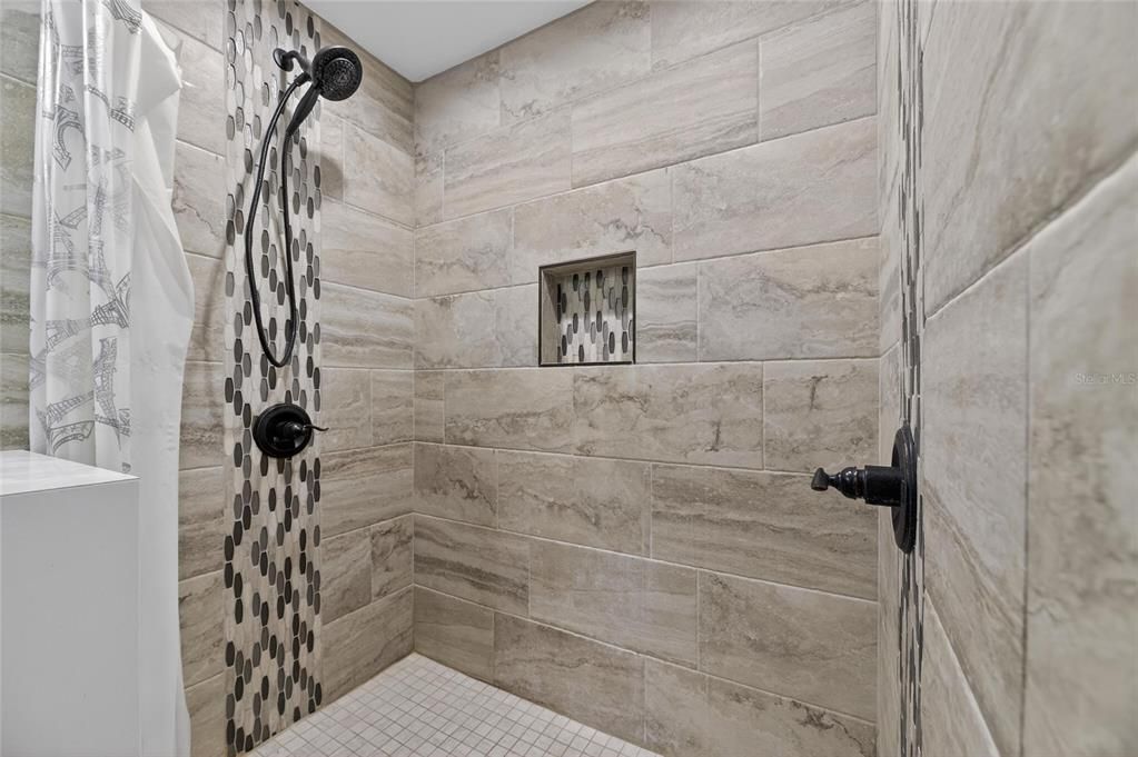 En Renta: $2,500 (3 camas, 2 baños, 1525 Pies cuadrados)