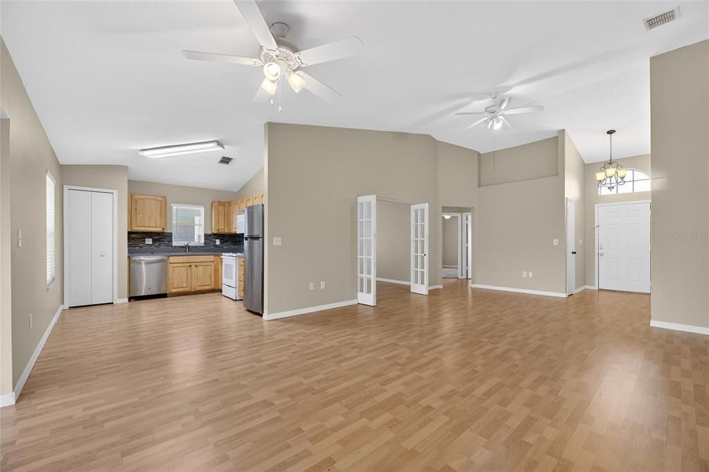 En Renta: $2,500 (3 camas, 2 baños, 1525 Pies cuadrados)