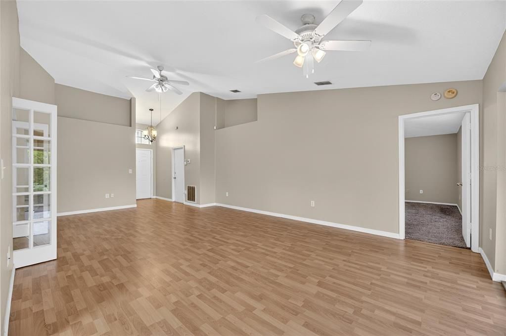 En Renta: $2,500 (3 camas, 2 baños, 1525 Pies cuadrados)