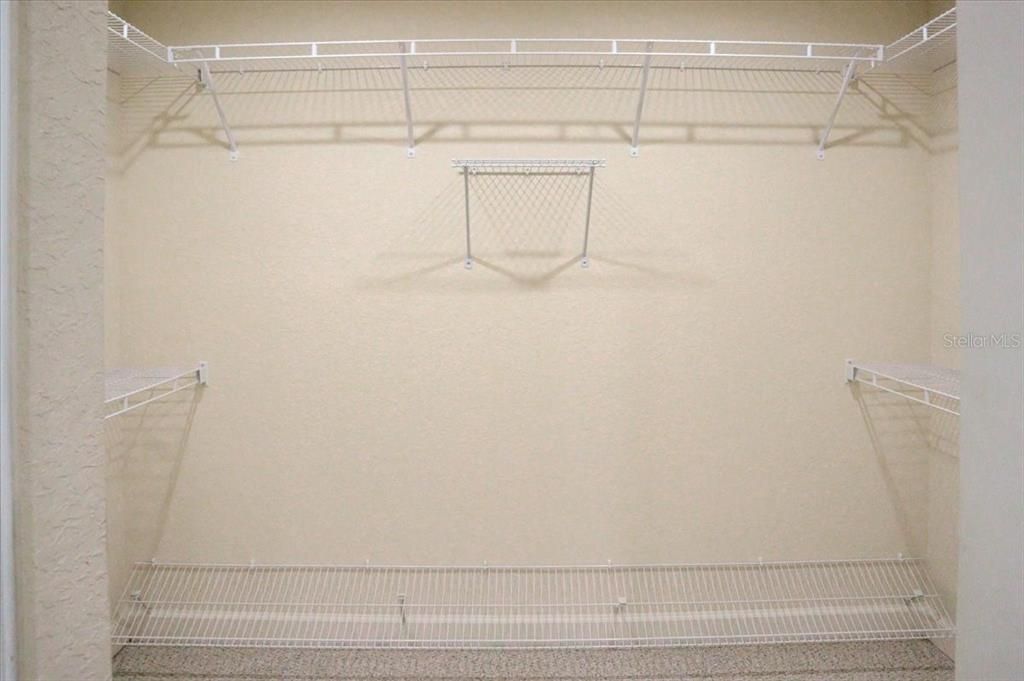 For Sale: $165,900 (2 beds, 2 baths, 1451 Square Feet)