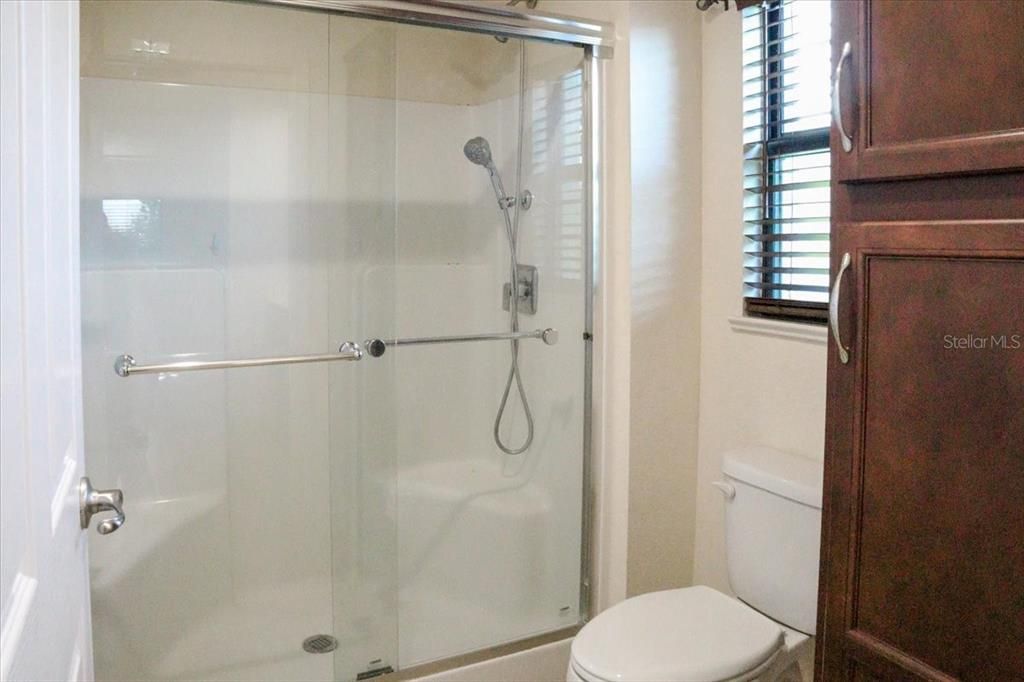 For Sale: $165,900 (2 beds, 2 baths, 1451 Square Feet)