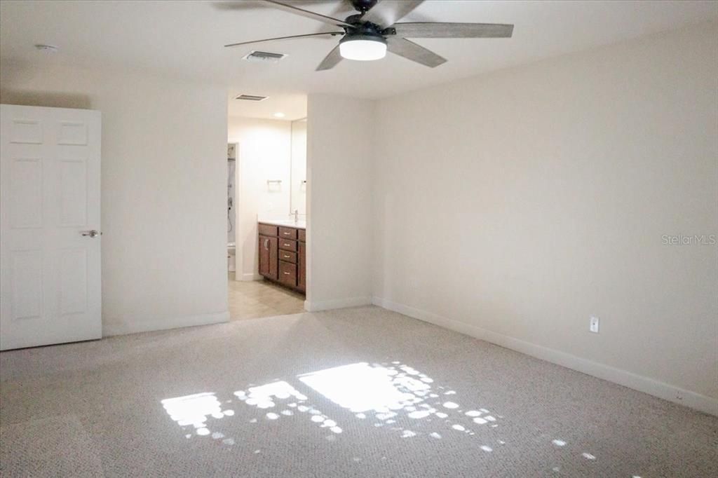 For Sale: $165,900 (2 beds, 2 baths, 1451 Square Feet)