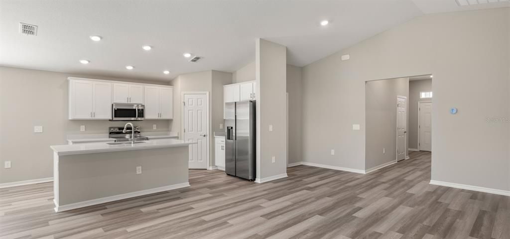 На продажу: $302,900 (3 спален, 2 ванн, 1744 Квадратных фут)