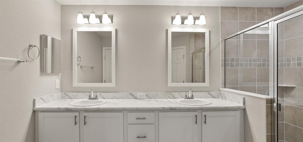 На продажу: $302,900 (3 спален, 2 ванн, 1744 Квадратных фут)