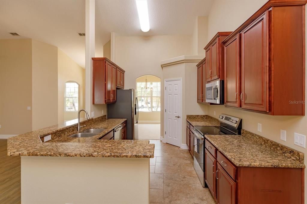 For Sale: $529,900 (4 beds, 3 baths, 2166 Square Feet)