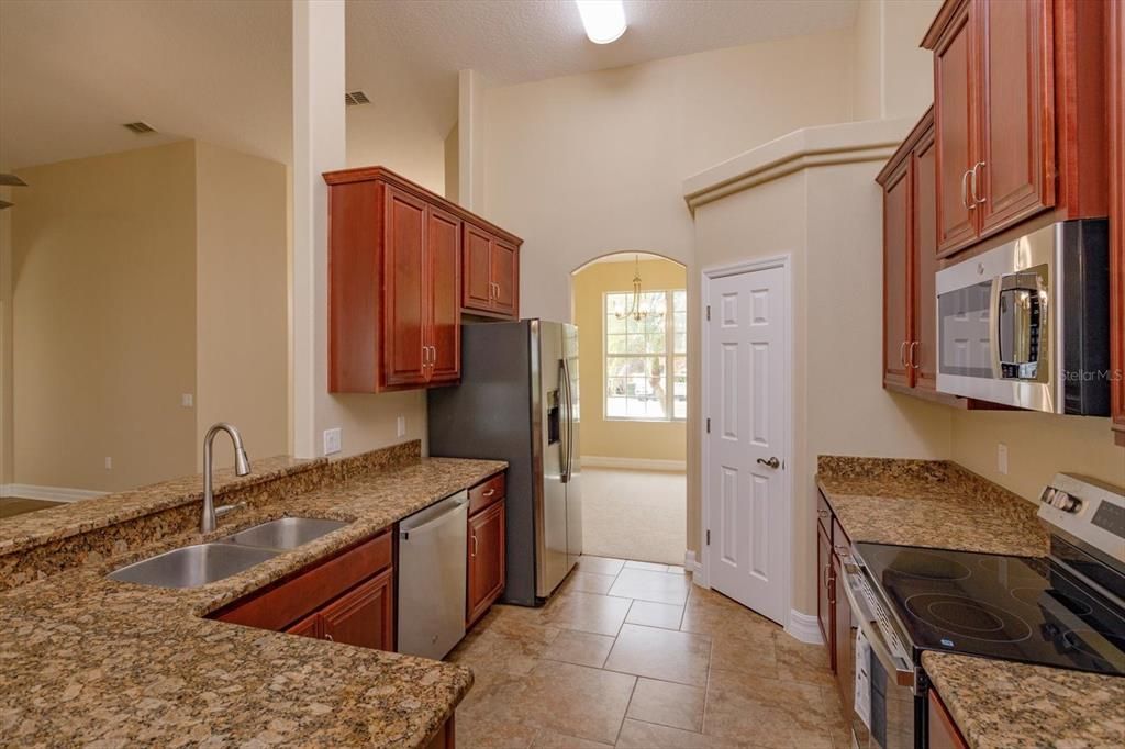 For Sale: $529,900 (4 beds, 3 baths, 2166 Square Feet)