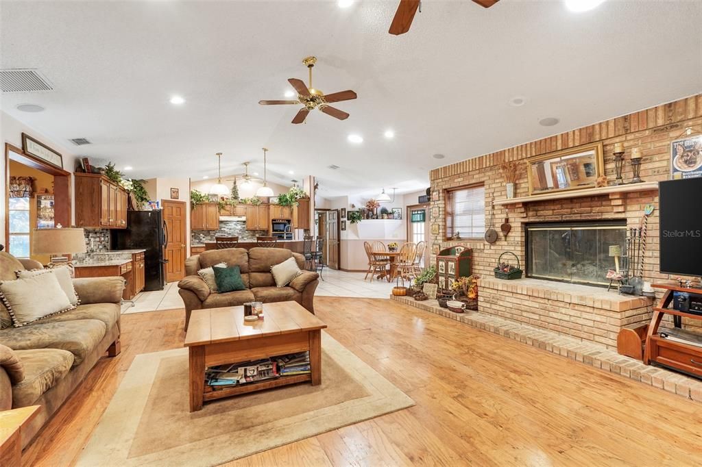 待售: $895,000 (4 贝兹, 3 浴室, 2914 平方英尺)