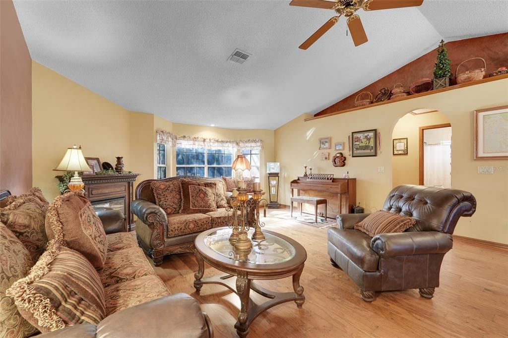 待售: $895,000 (4 贝兹, 3 浴室, 2914 平方英尺)