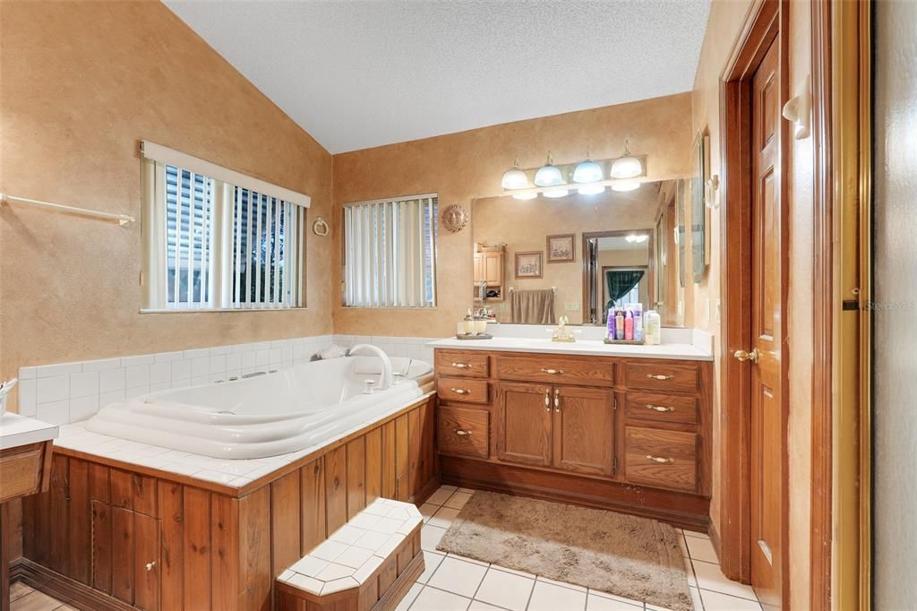 待售: $895,000 (4 贝兹, 3 浴室, 2914 平方英尺)