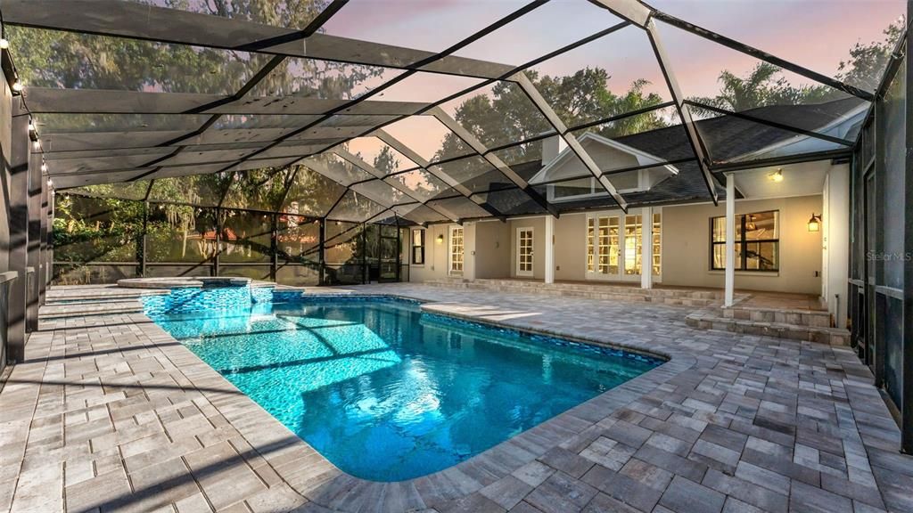 En Venta: $650,000 (4 camas, 2 baños, 2309 Pies cuadrados)